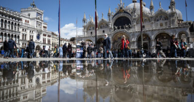 Veneza impõe limite de 25 turistas por grupo e faz proibições; entenda