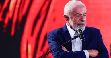 Lula se revolta com modelo de “corporation” de ex-estatais, em que não consegue interferir