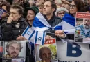 Milhares de manifestantes pró-Israel se concentram na Torre Eiffel