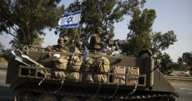 Israel invade hospital no norte de Gaza