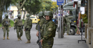 Quatro adolescentes detidos por militares são achados mortos no Equador