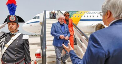 Lula vai ao Uruguai e retoma viagens internacionais após cirurgia às pressas de dezembro