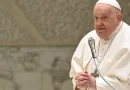 Papa Francisco “continua melhorando”, diz Vaticano