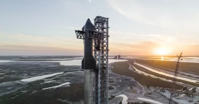 Starship parte em seu oitavo voo de teste, e SpaceX recupera primeiro estágio