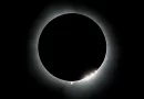 Eclipse solar total é registrado da Lua por missão da Firefly