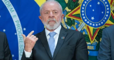 Lula baixa decreto para segurar despesas até a sanção do Orçamento